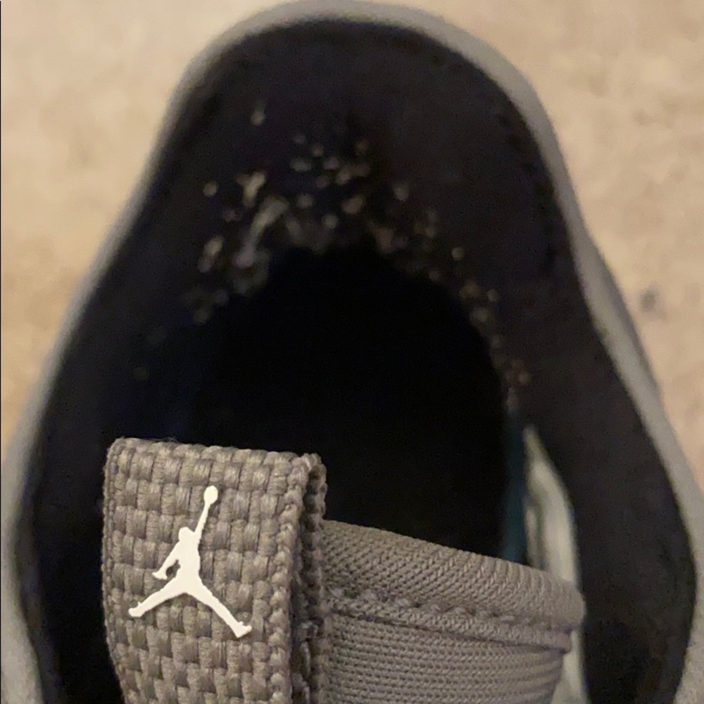 Jordan sneakers - Picture 3 of 3